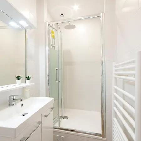 Appartement 180 M2 - 2 Independent - Metro 7 *