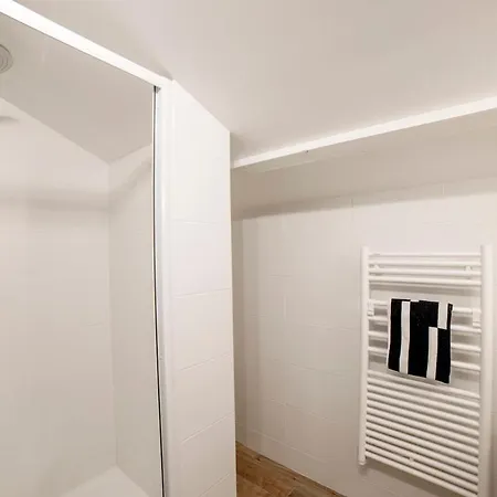 180 M2 - 2 Independent - Metro 7 * Villejuif