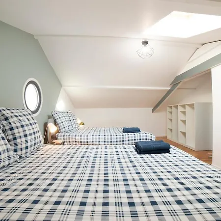 180 M2 - 2 Independent - Metro 7 *