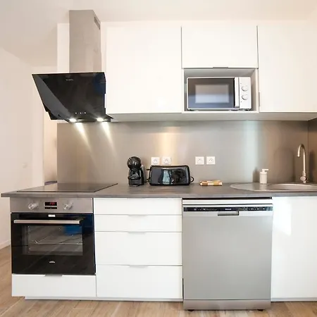 180 M2 - 2 Independent - Metro 7 Apartamento *